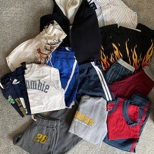 Boys clothing lot...size small